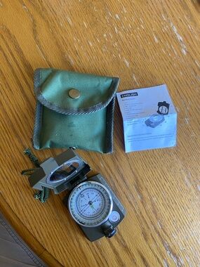 Eyeskey metal compass.